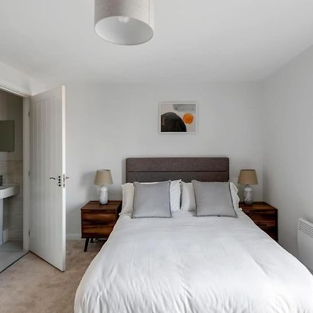 Spacious 1 Bedroom Apartment In A Converted Mill Leeds  Exteriér fotografie