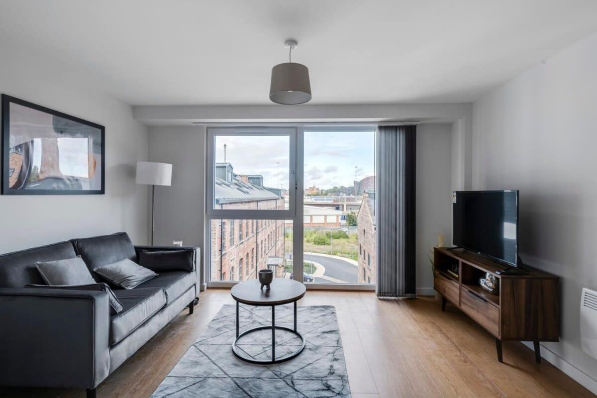 Spacious 1 Bedroom Apartment In A Converted Mill Leeds  Exteriér fotografie