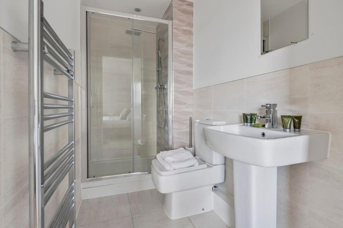 Spacious 1 Bedroom Apartment In A Converted Mill Leeds  Exteriér fotografie